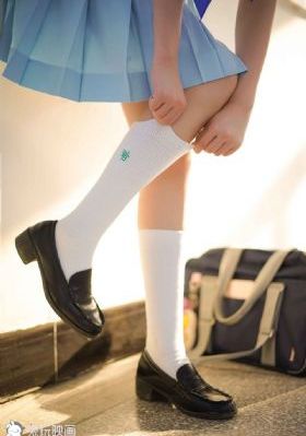 年轻的姨_电影在线观看免费